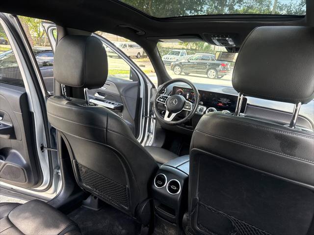 Used 2020 Mercedes-Benz GLB 250 w/ Premium Package image 17