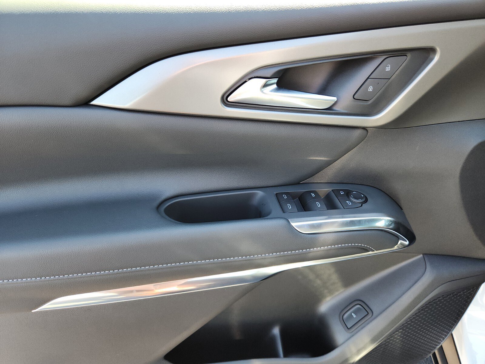 New 2026 Chevrolet Traverse LT w/ Midnight/Sport Edition image 12