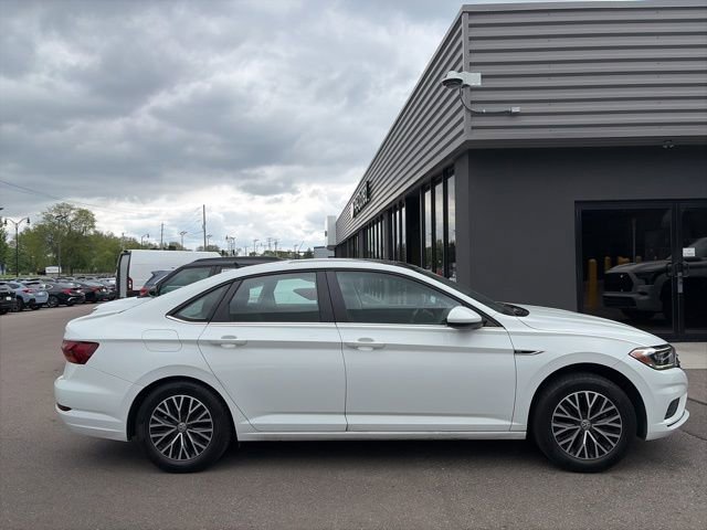 Used 2019 Volkswagen Jetta SEL FWD image 2