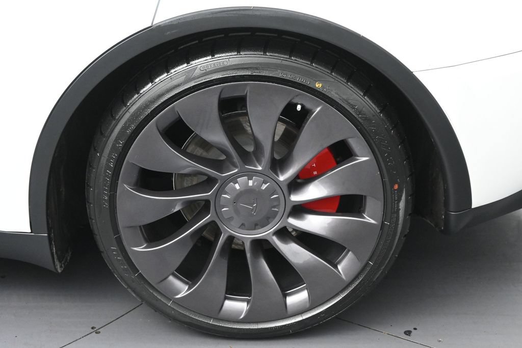 Used 2023 Tesla Model Y Performance AWD/4WD image 9