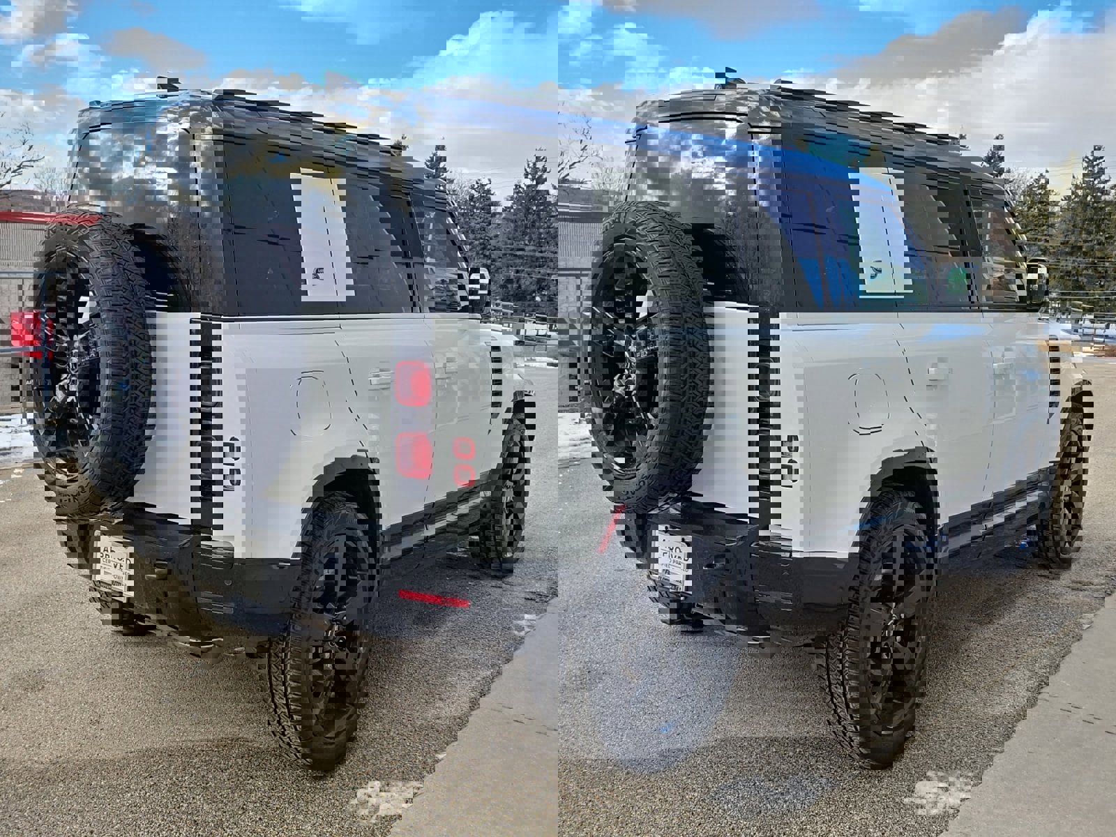 Certified 2024 Land Rover Defender 110 X-Dynamic SE image 5