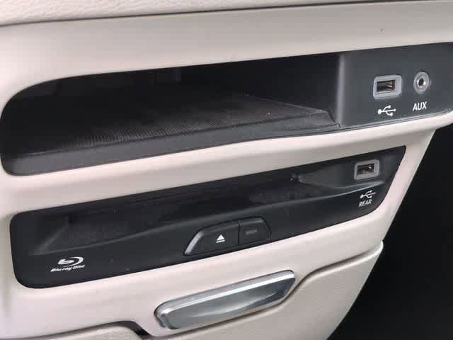 Used 2018 Chrysler Pacifica Touring-L Plus image 32