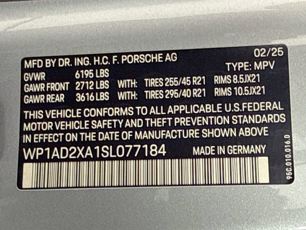 Certified 2025 Porsche Macan Electric RWD image 34