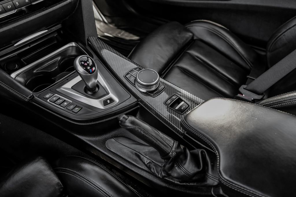 Used 2018 BMW M4 Convertible image 26