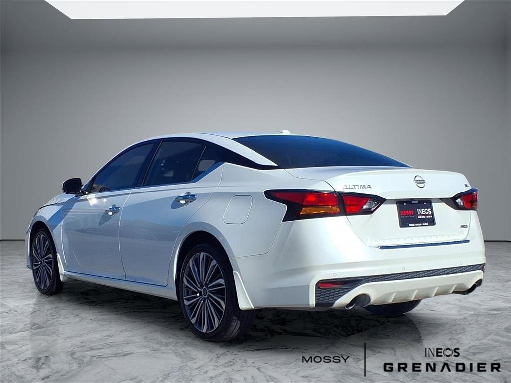 Used 2023 Nissan Altima 2.5 SL image 2