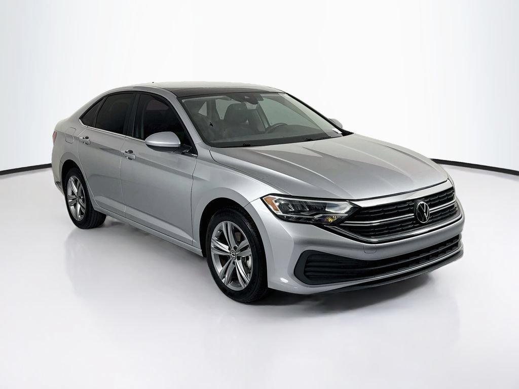 Used 2024 Volkswagen Jetta SE w/ Panoramic Sunroof Package FWD image 3