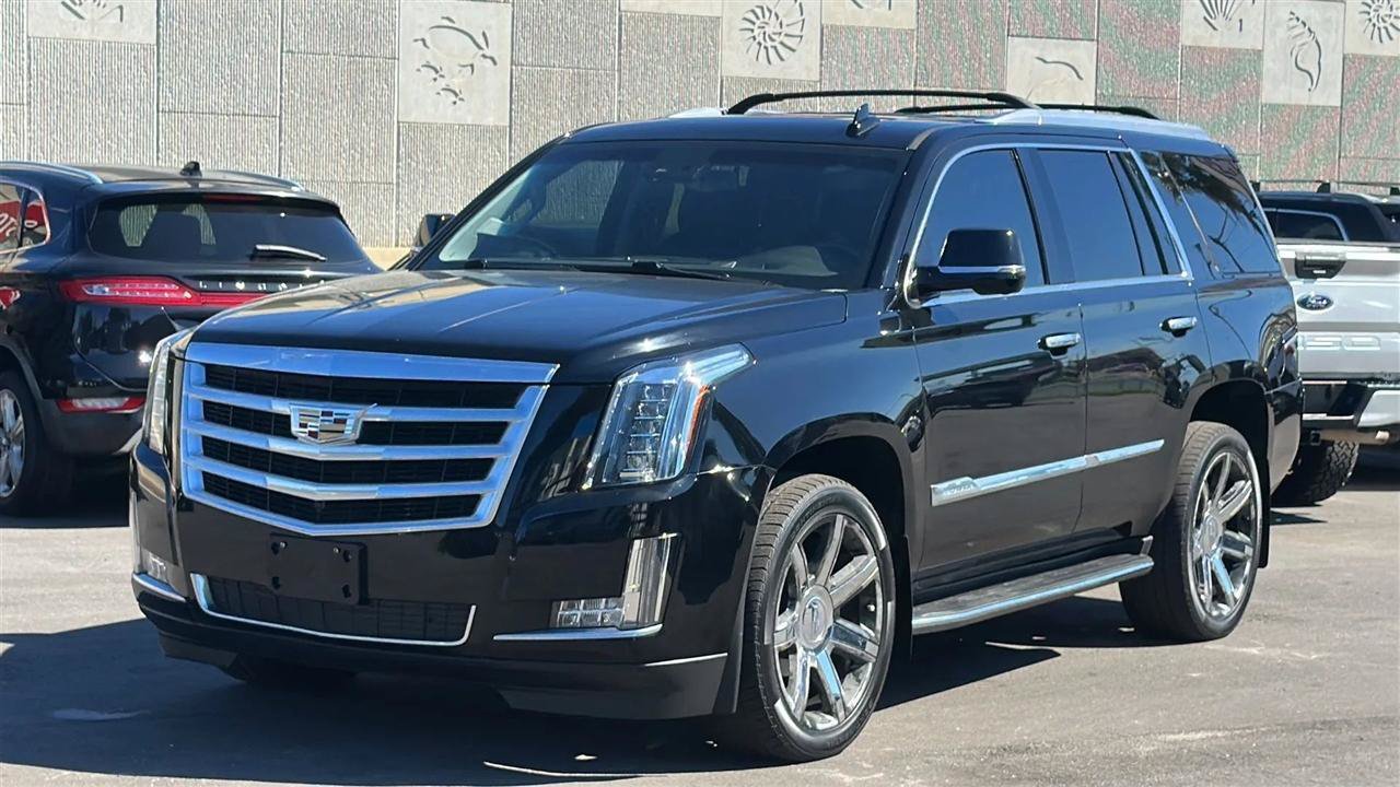 Used 2015 Cadillac Escalade Luxury AWD/4WD image 52