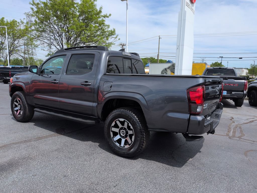 Used 2022 Toyota Tacoma SR AWD/4WD image 3