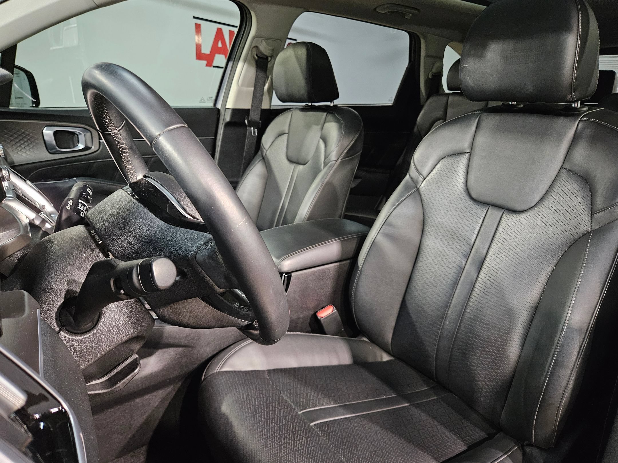 Used 2023 Kia Sorento SX AWD/4WD image 24