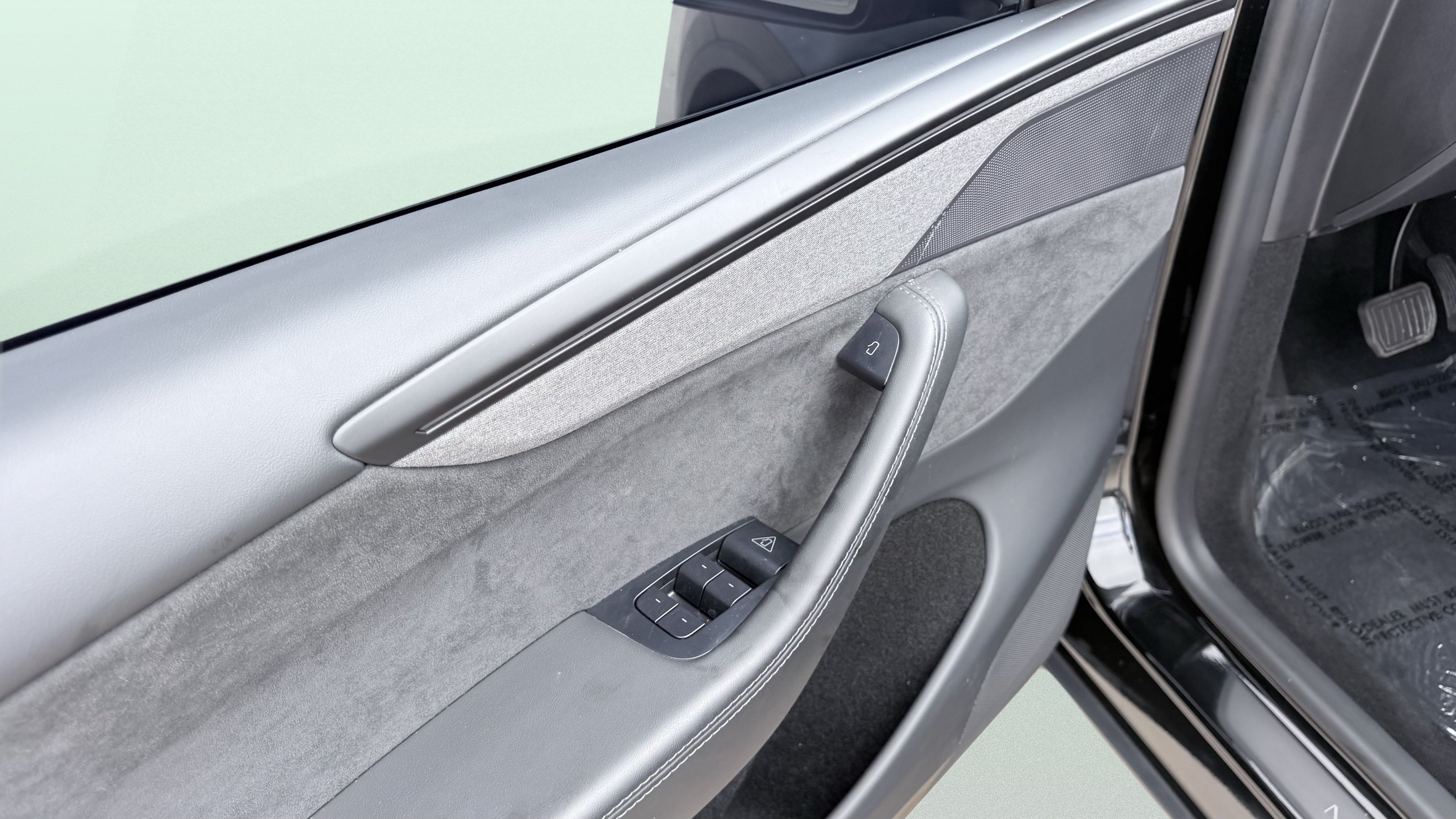Used 2026 Tesla Model Y Long Range RWD image 17