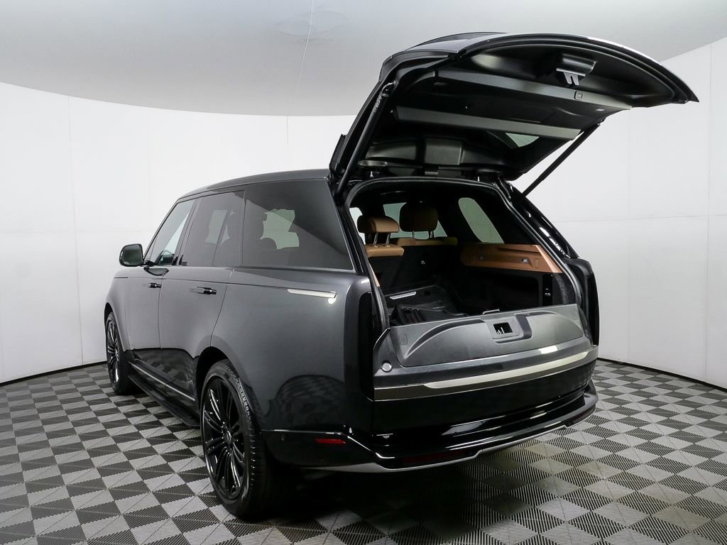 Used 2023 Land Rover Range Rover SE image 33