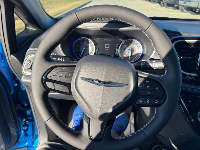 New 2026 Chrysler Pacifica Select image 17