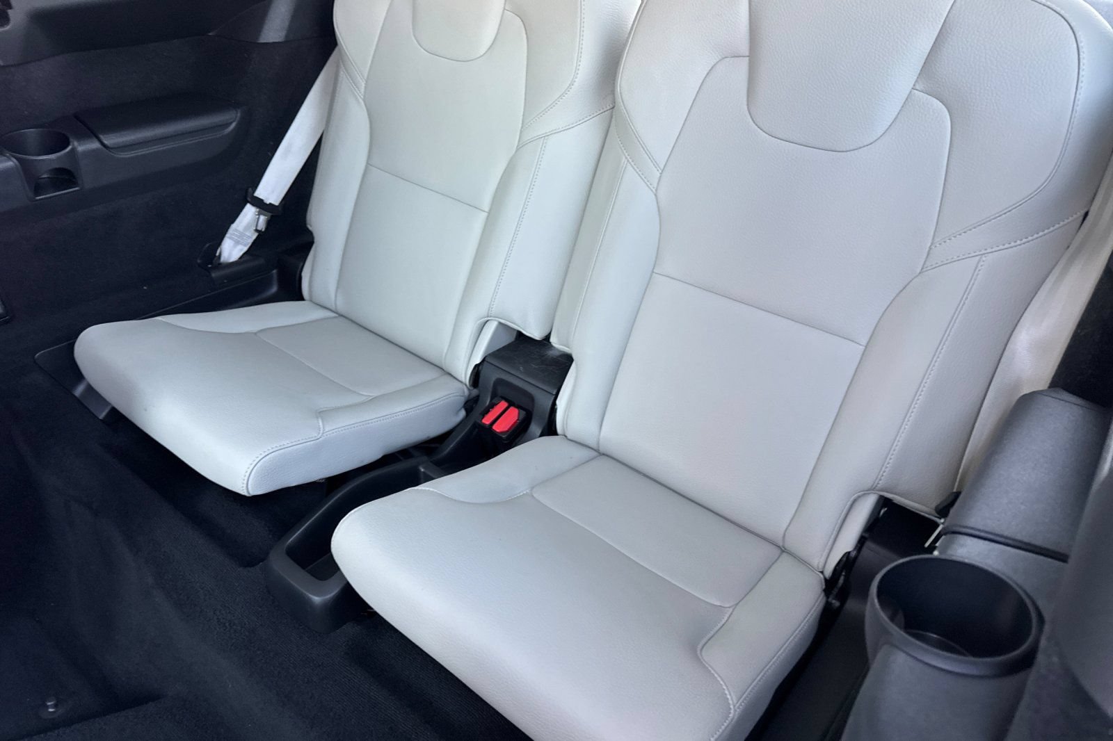 Used 2024 Volvo XC90 T8 Plus AWD/4WD image 16