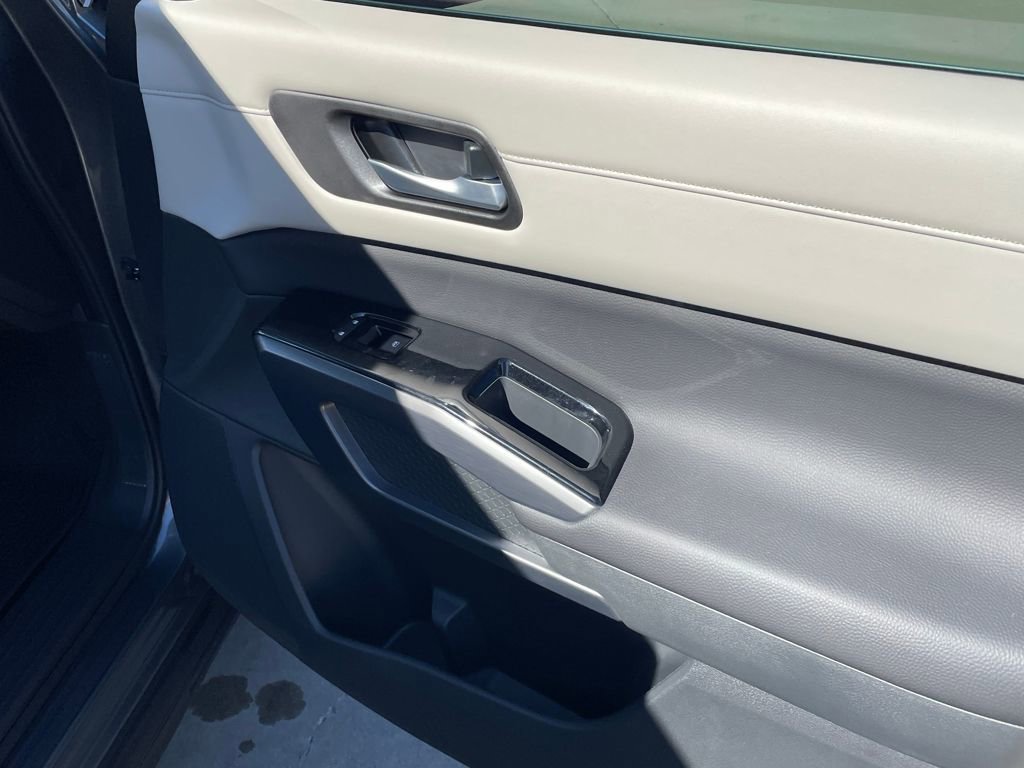 New 2026 Nissan Pathfinder SL w/ Cargo Package FWD image 37