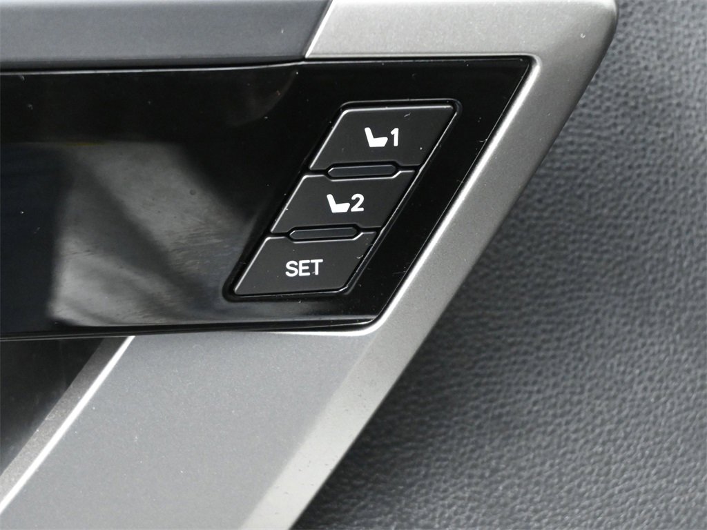 Used 2025 Toyota Tundra Limited image 5