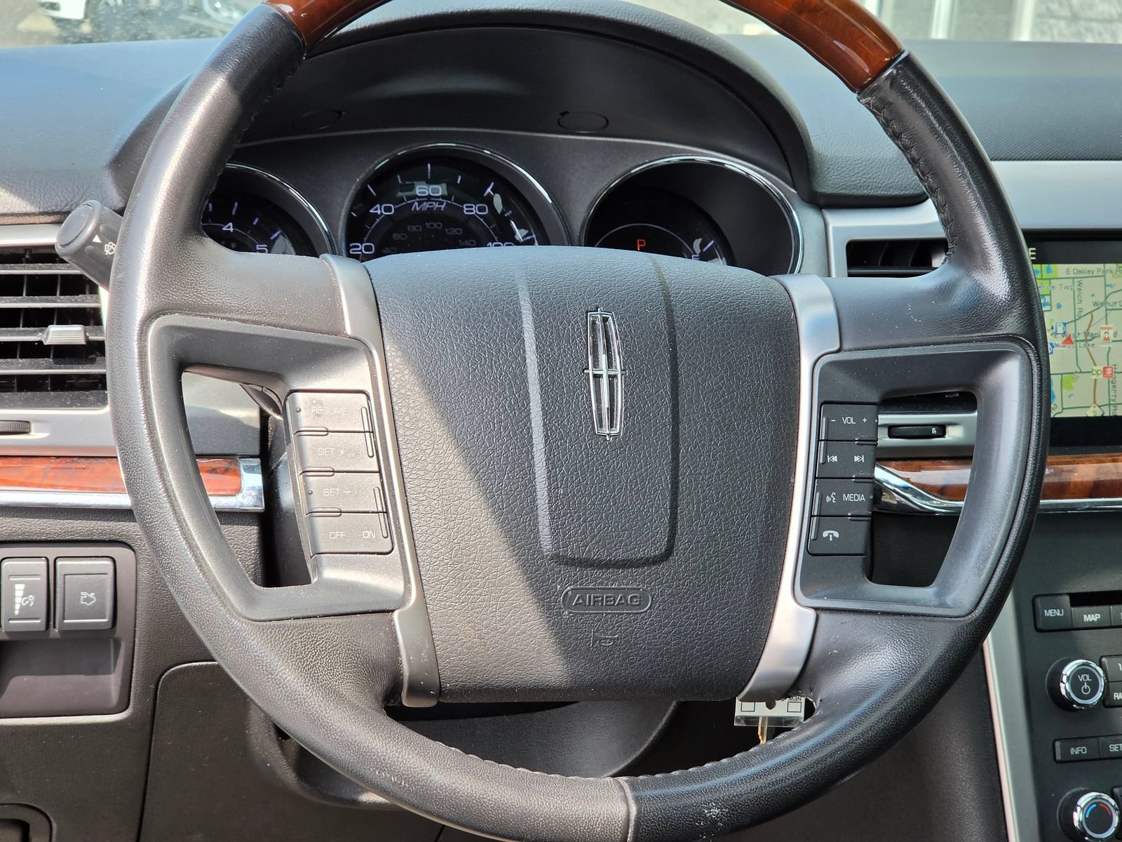 Used 2012 Lincoln MKZ FWD image 11