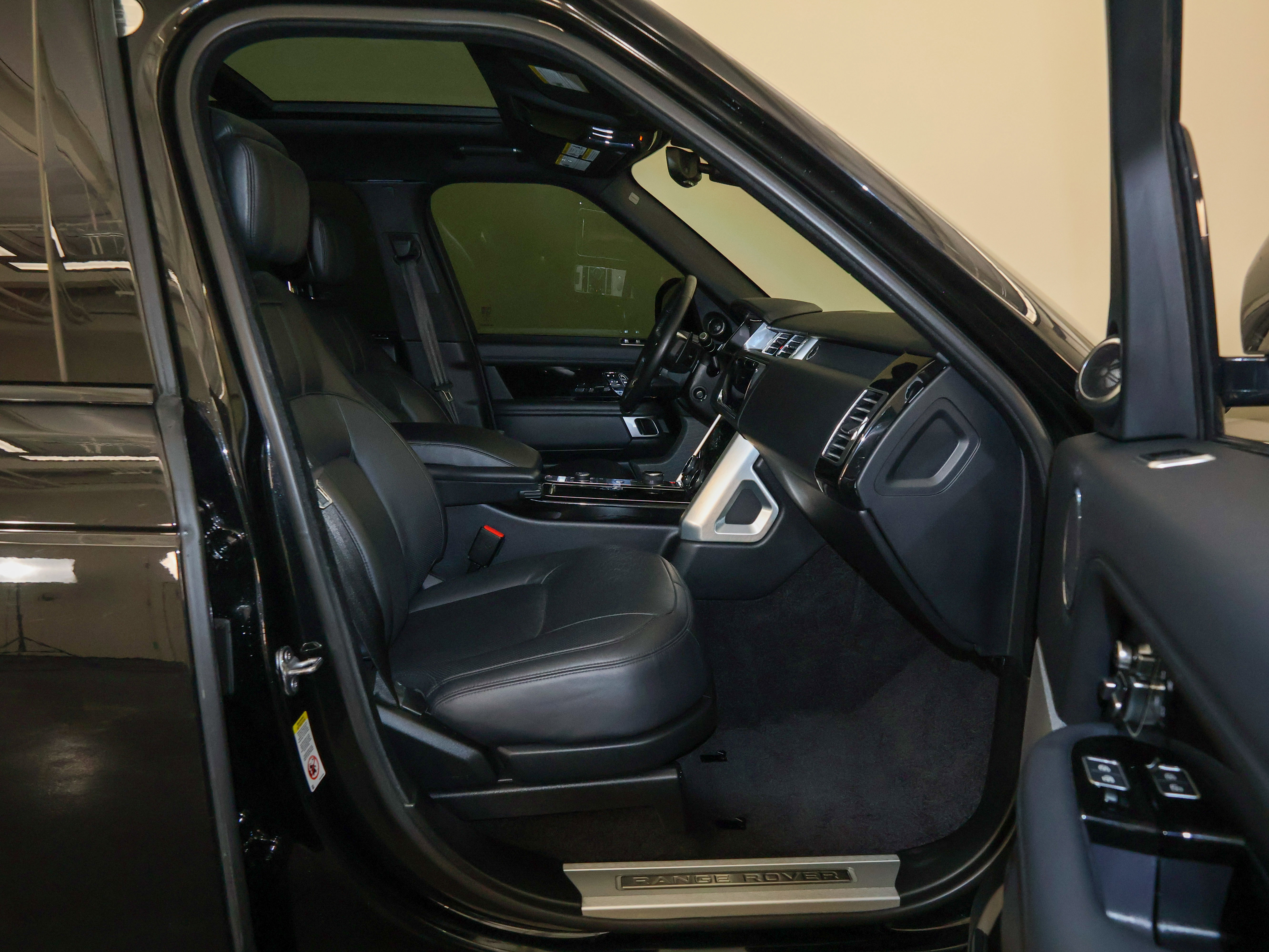 Used 2022 Land Rover Range Rover Westminster Edition image 54