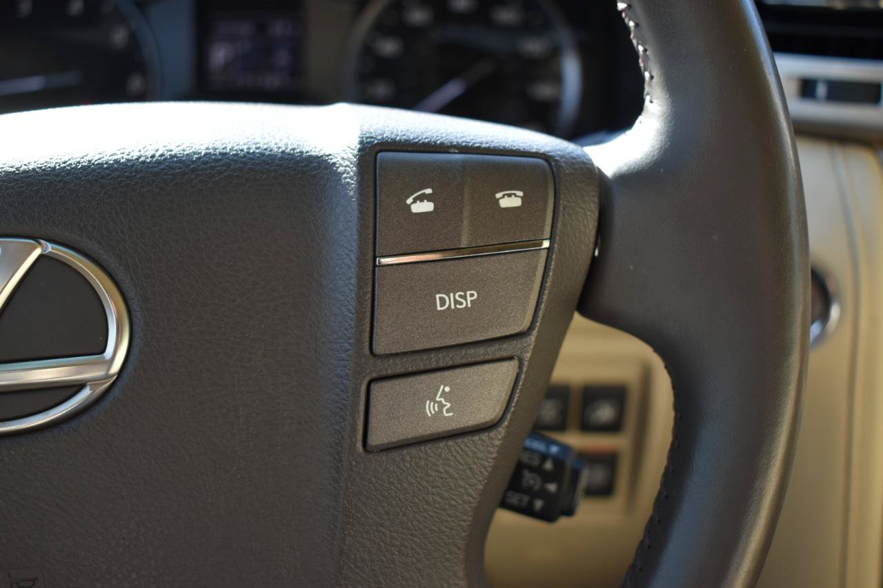 Used 2013 Lexus LX 570 4WD w/ Luxury Pkg image 19