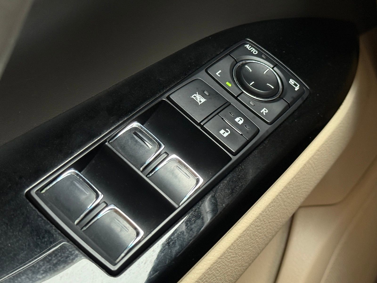 Used 2016 Lexus LX 570 4WD w/ Luxury Package image 30