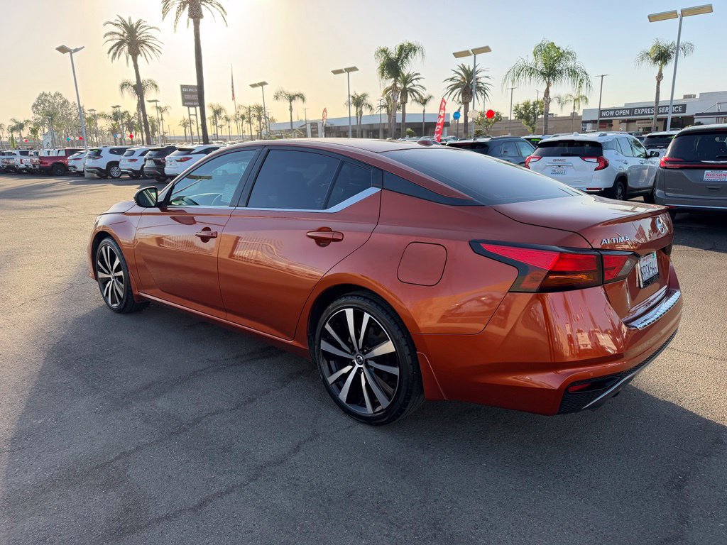 Used 2020 Nissan Altima 2.5 SR w/ Premium Package FWD image 4