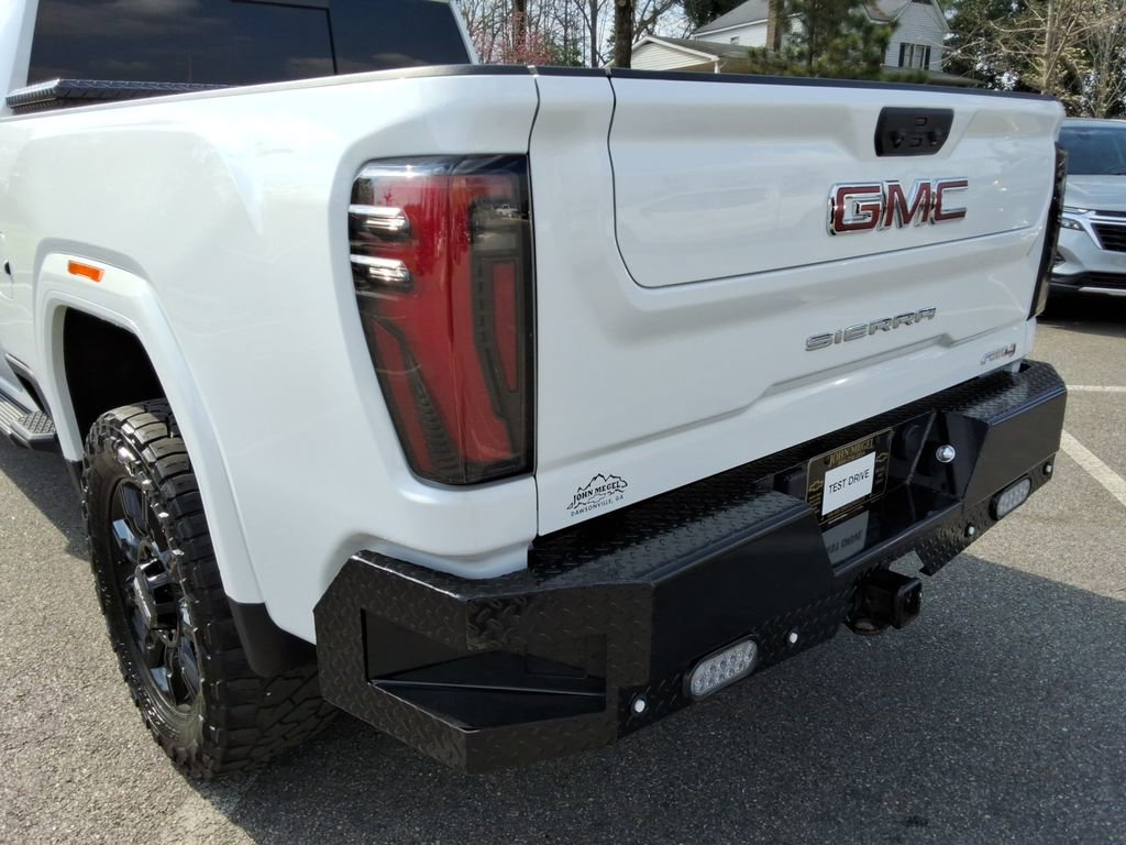 Used 2024 GMC Sierra 2500 AT4 w/ AT4 Preferred Package AWD/4WD image 15