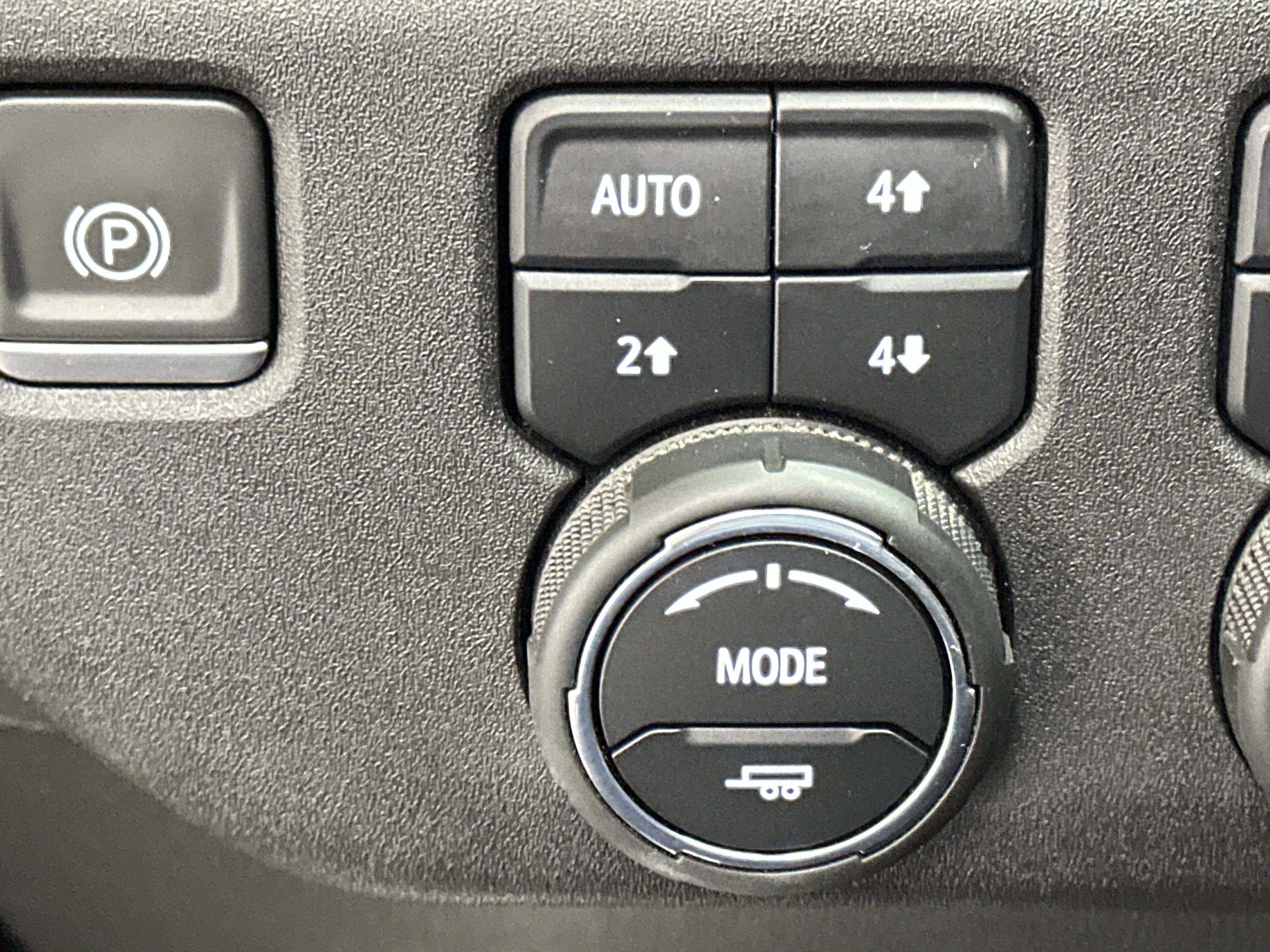 Used 2023 Chevrolet Silverado 1500 LTZ AWD/4WD image 41