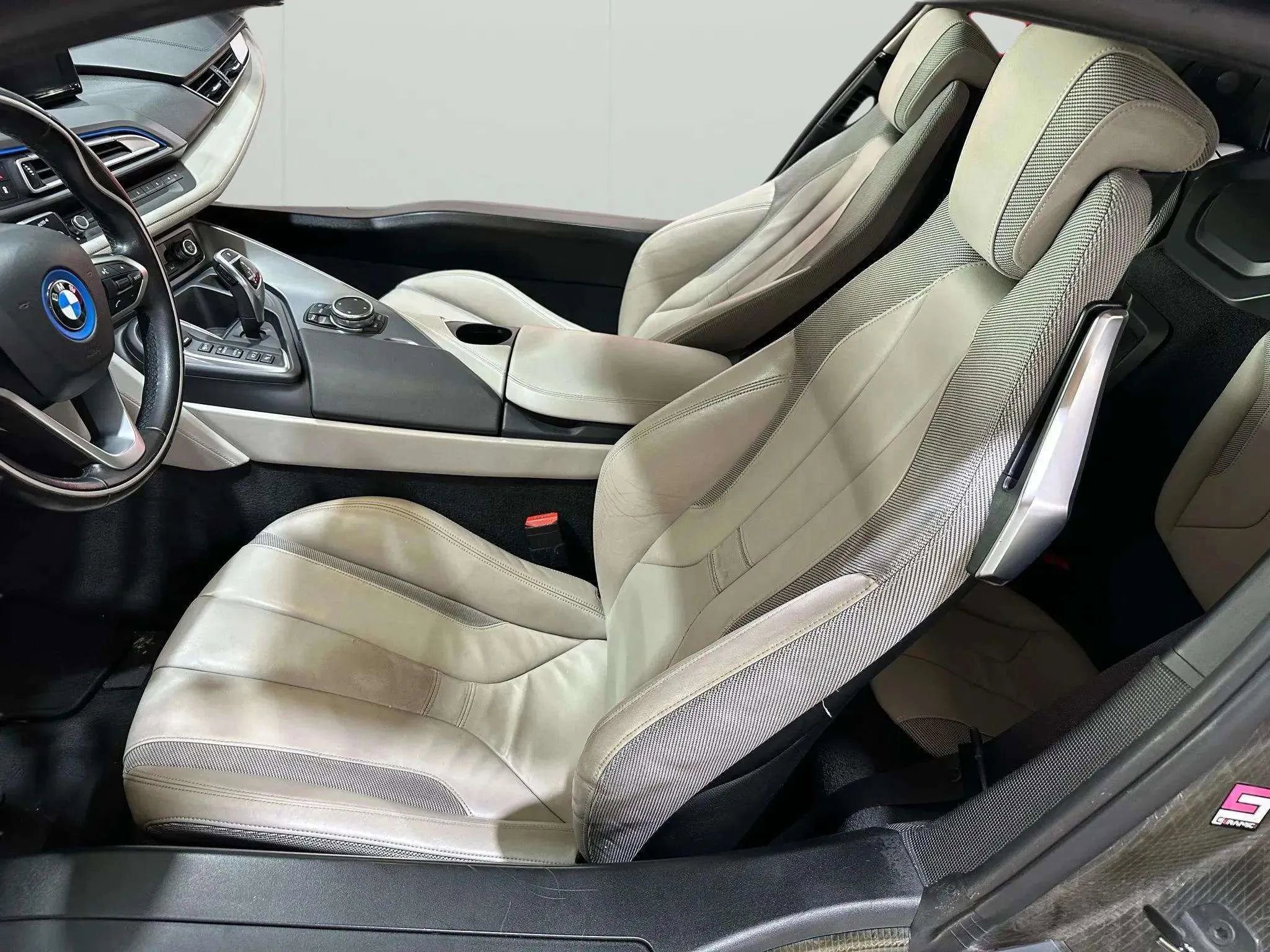 Used 2016 BMW i8 image 29