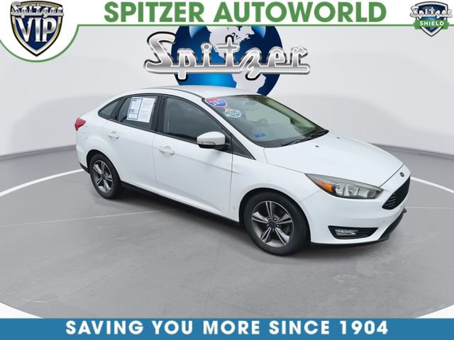 Used 2017 Ford Focus SE FWD image 2
