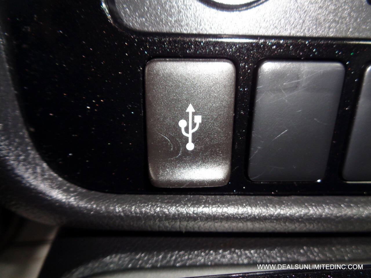 Used 2020 Mitsubishi Outlander SEL image 14