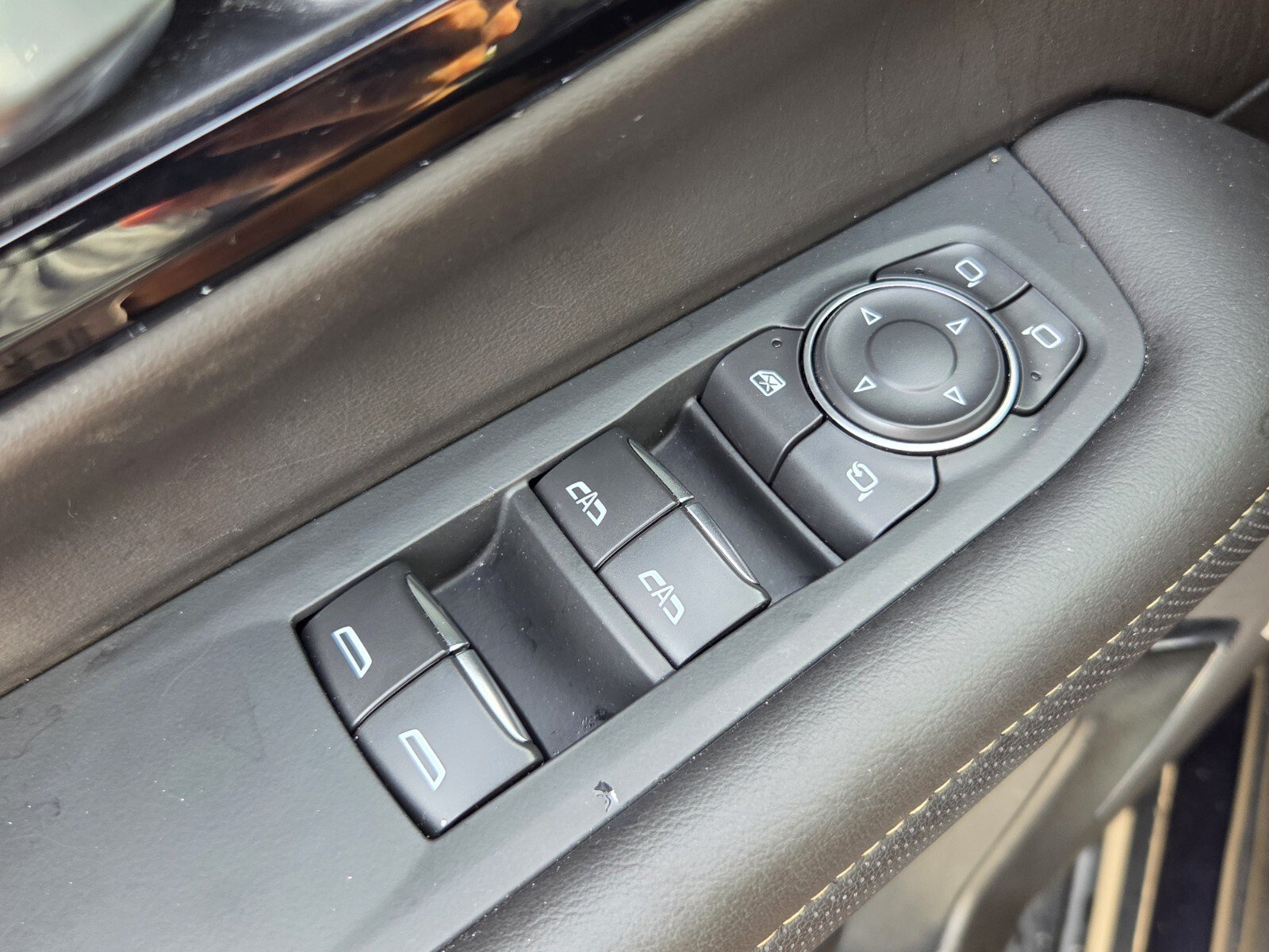 Used 2026 Chevrolet Suburban Premier AWD/4WD image 31