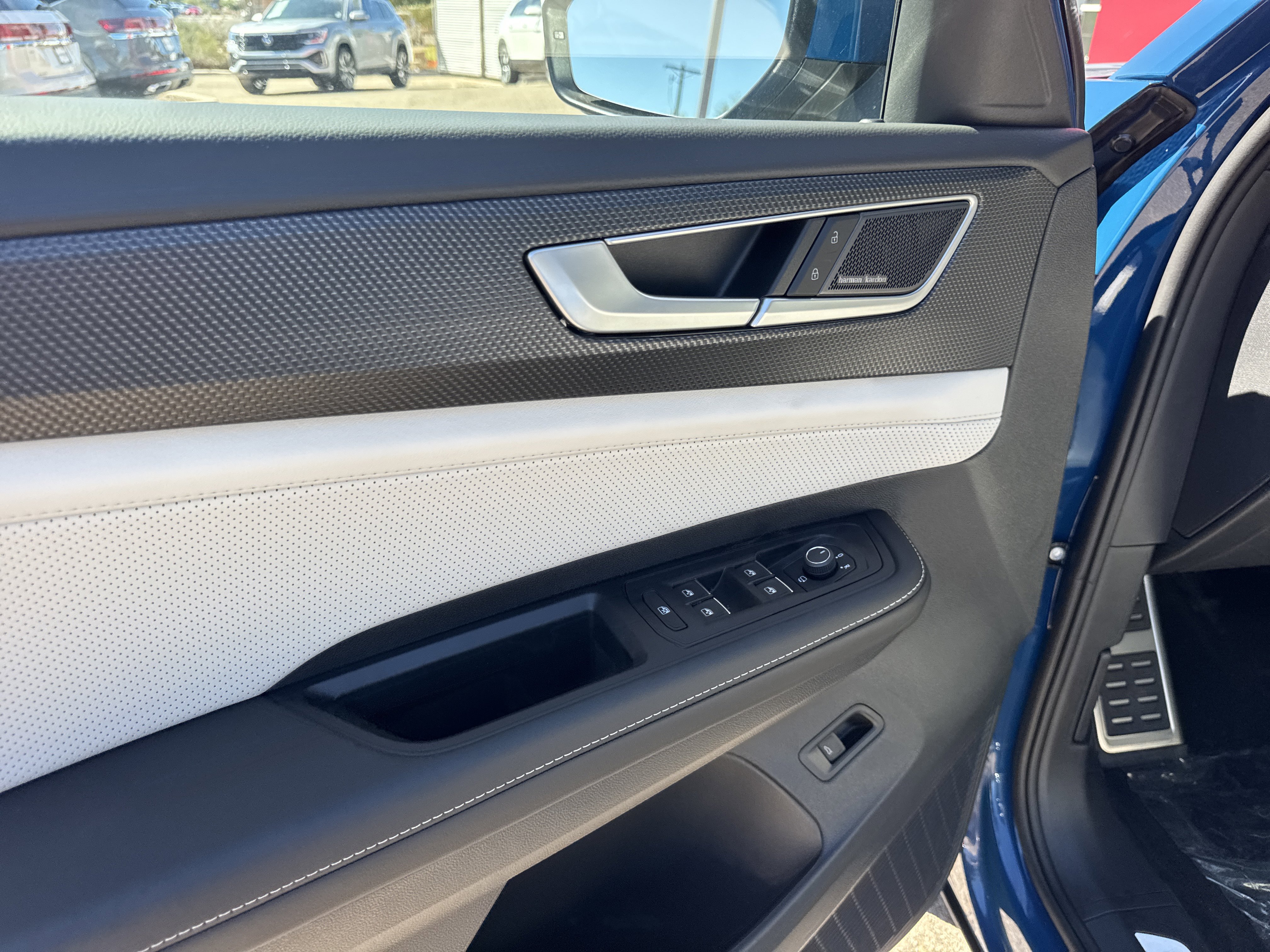 New 2026 Volkswagen Atlas Cross Sport SEL Premium R-Line image 13