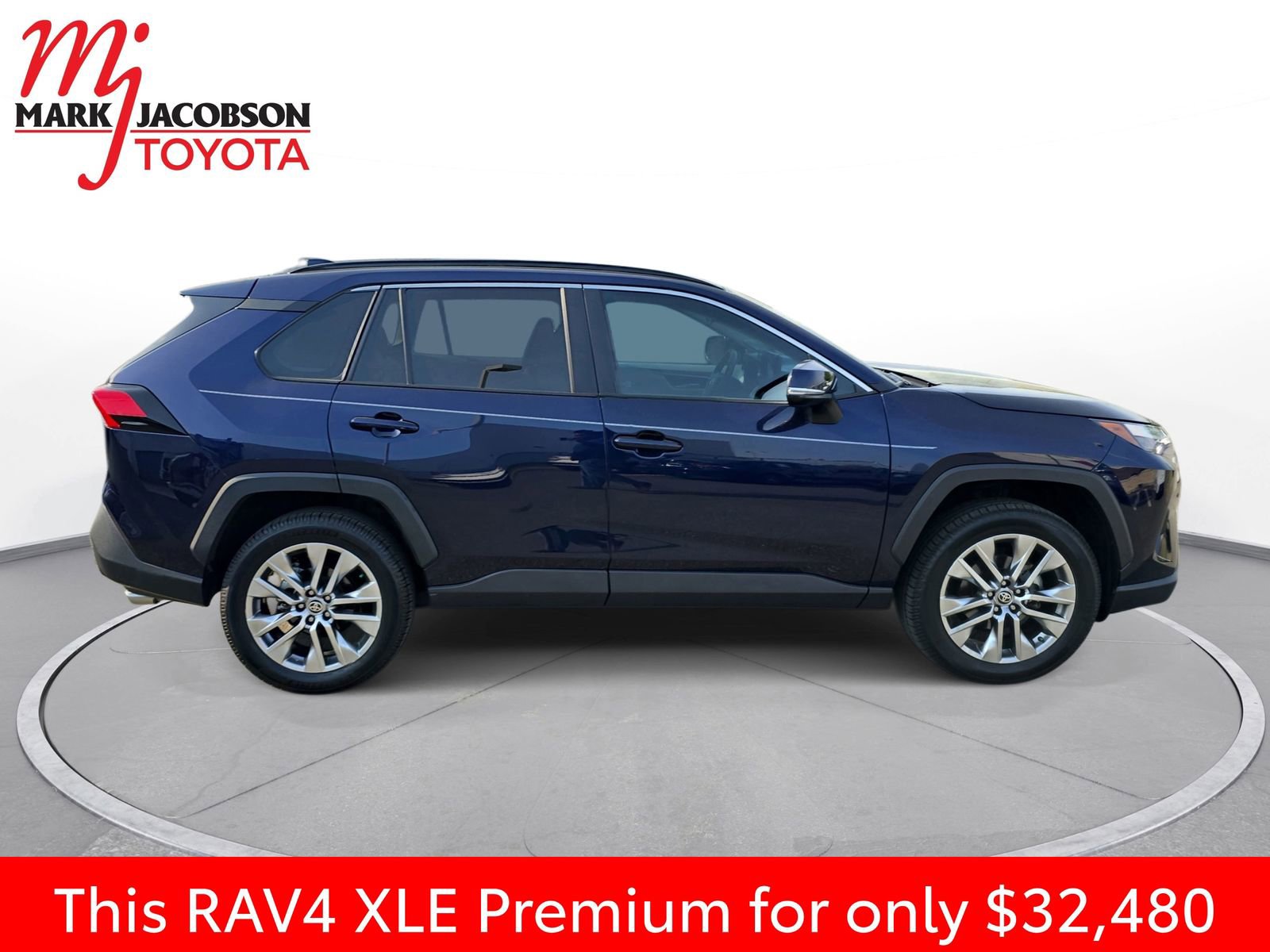 Used 2023 Toyota RAV4 XLE Premium image 8