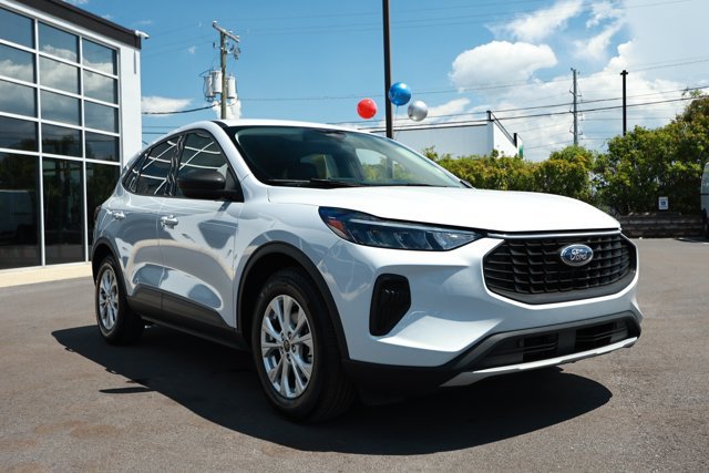 Used 2025 Ford Escape Active FWD image 3