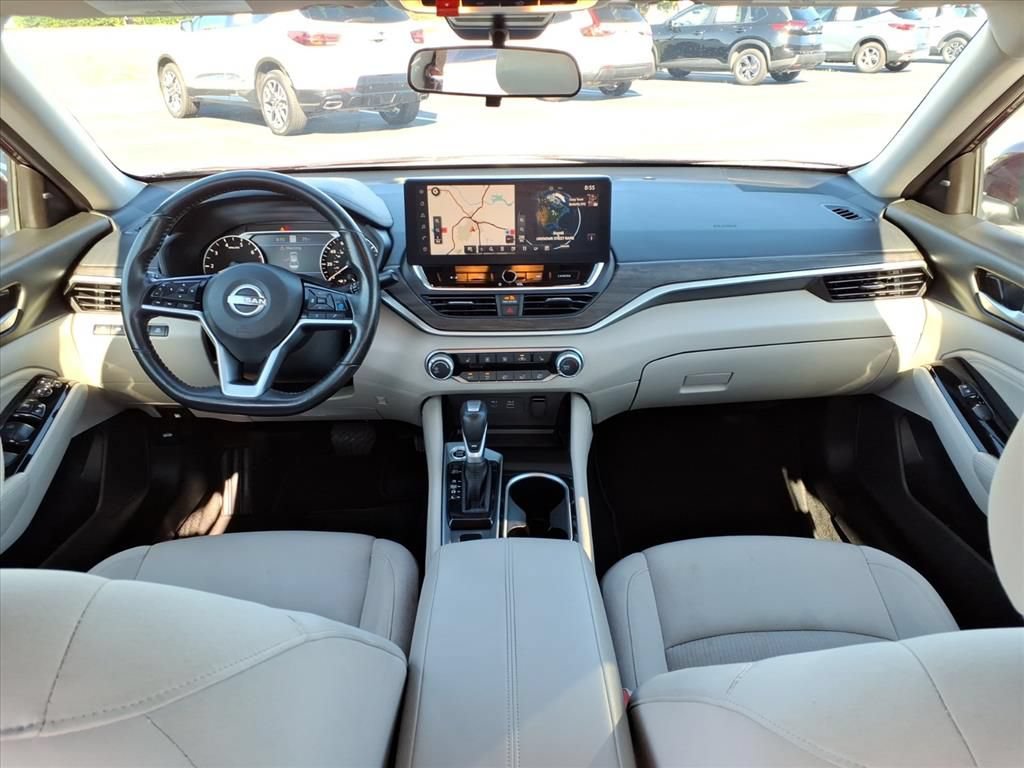 Used 2023 Nissan Altima 2.5 SV w/ SV Premium Package FWD image 25