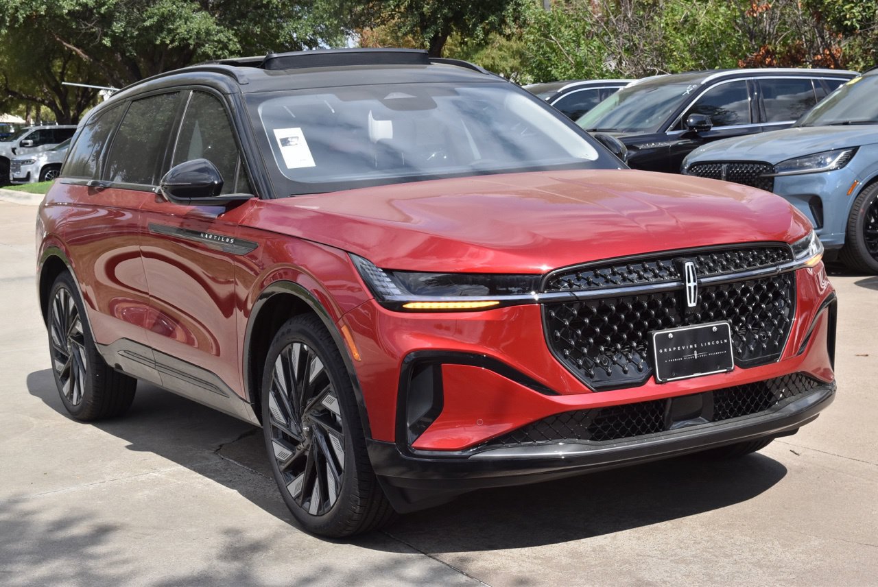 New 2026 Lincoln Nautilus Reserve AWD/4WD image 3