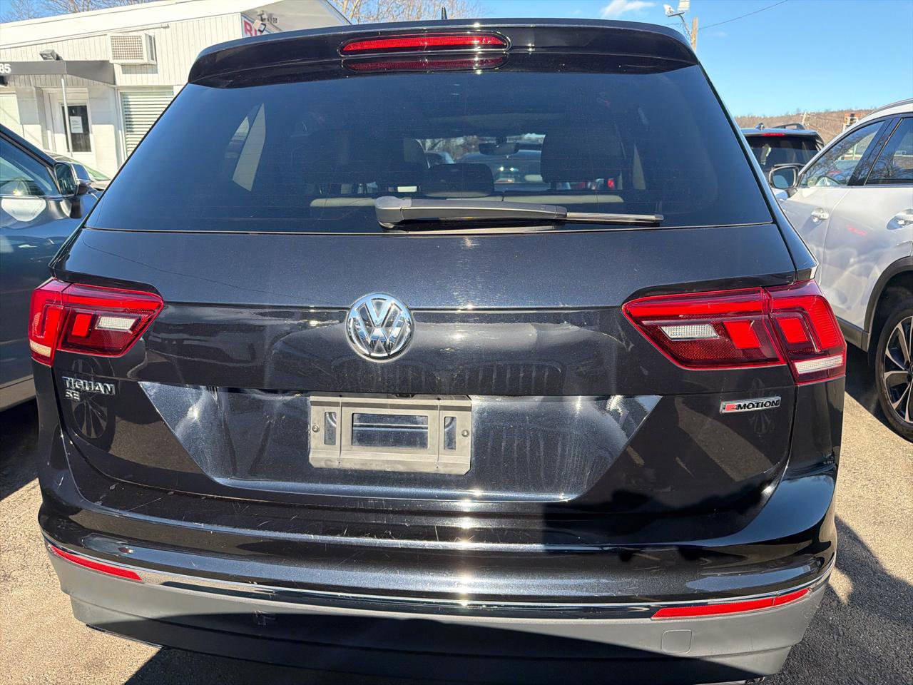 Used 2021 Volkswagen Tiguan SE w/ Panoramic Sunroof Package AWD/4WD image 7