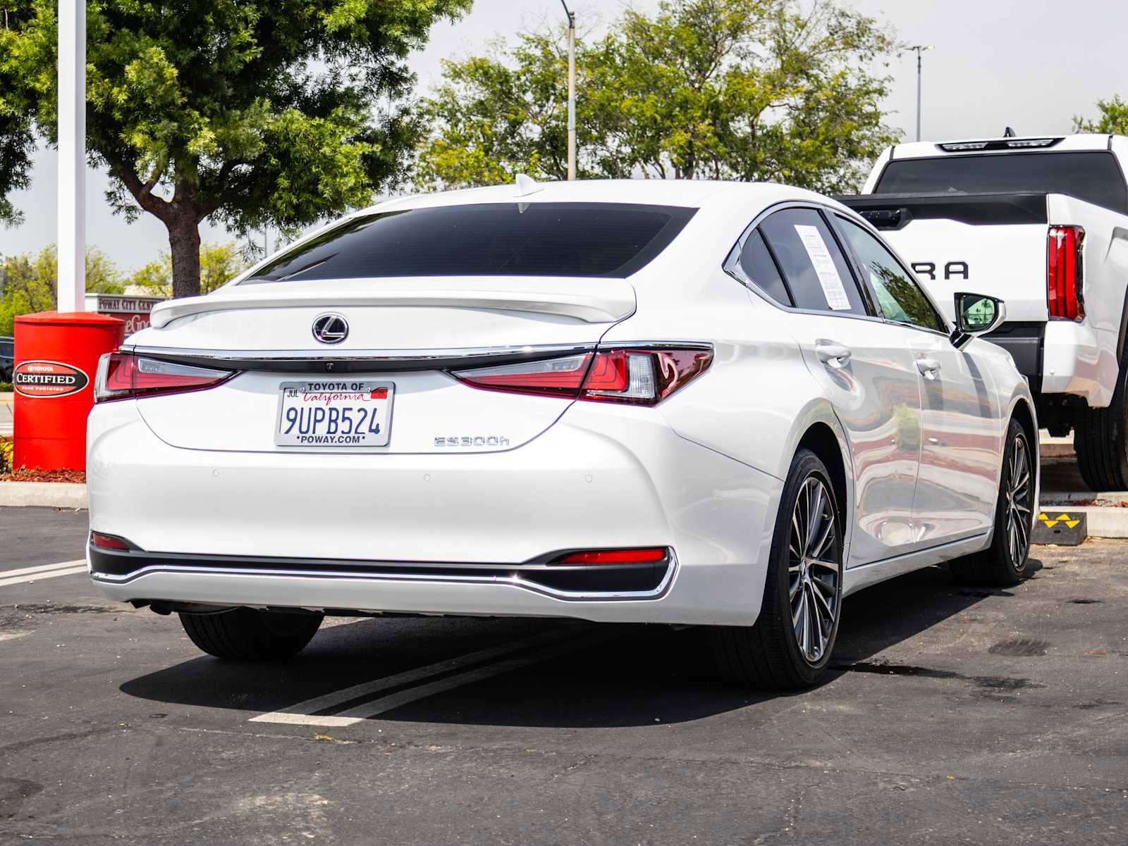 Used 2025 Lexus ES 300h w/ Premium Package image 10