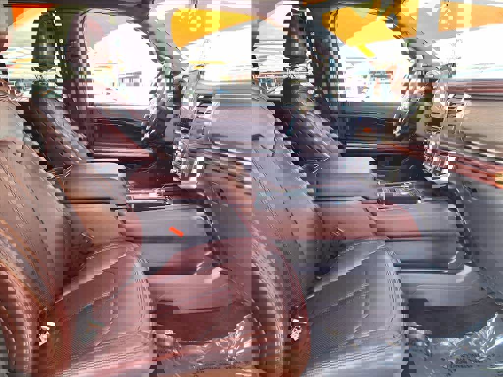 Used 2024 Ford Expedition Limited image 21