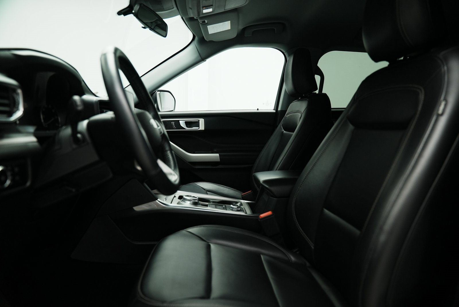 Used 2023 Ford Explorer XLT w/ Equipment Group 202A image 19