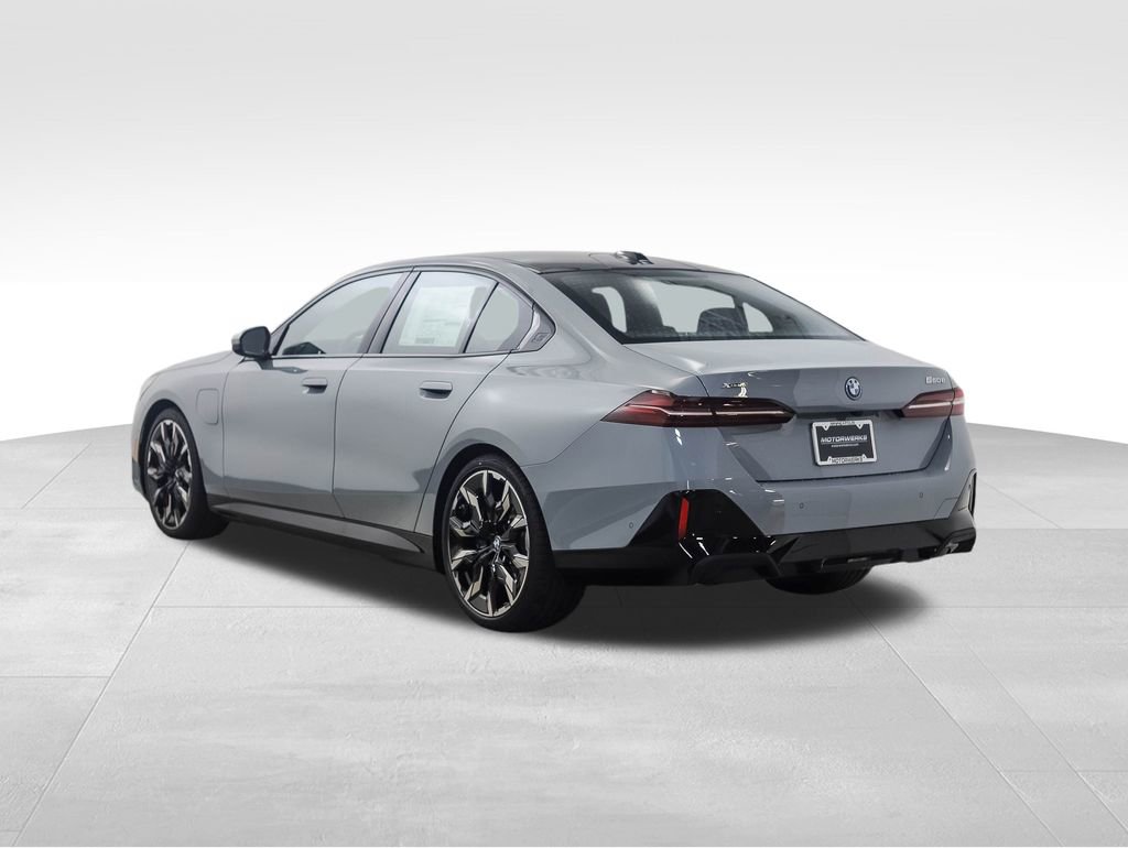 New 2026 BMW 550e xDrive image 4