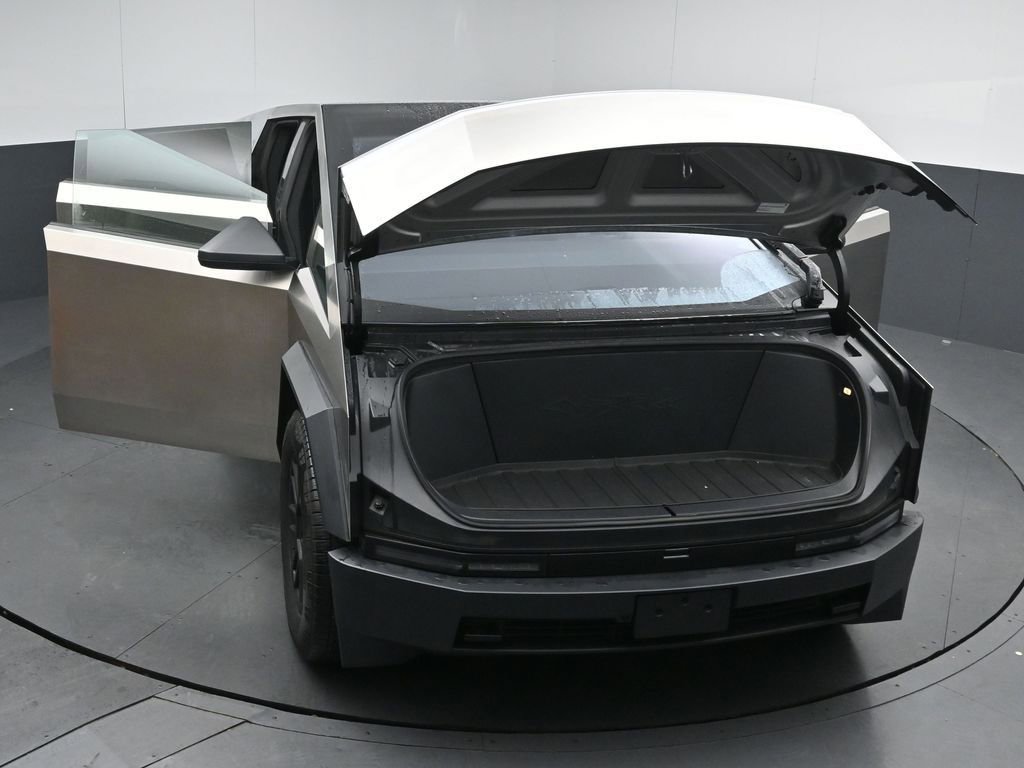 Used 2024 Tesla Cybertruck AWD Crew Cab image 43