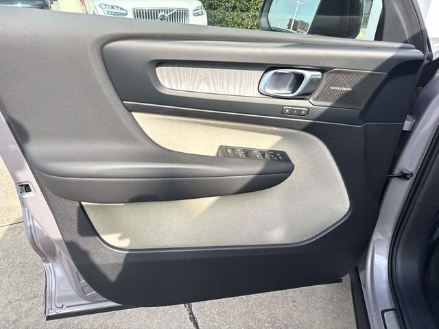 New 2026 Volvo XC40 B5 Ultra image 21