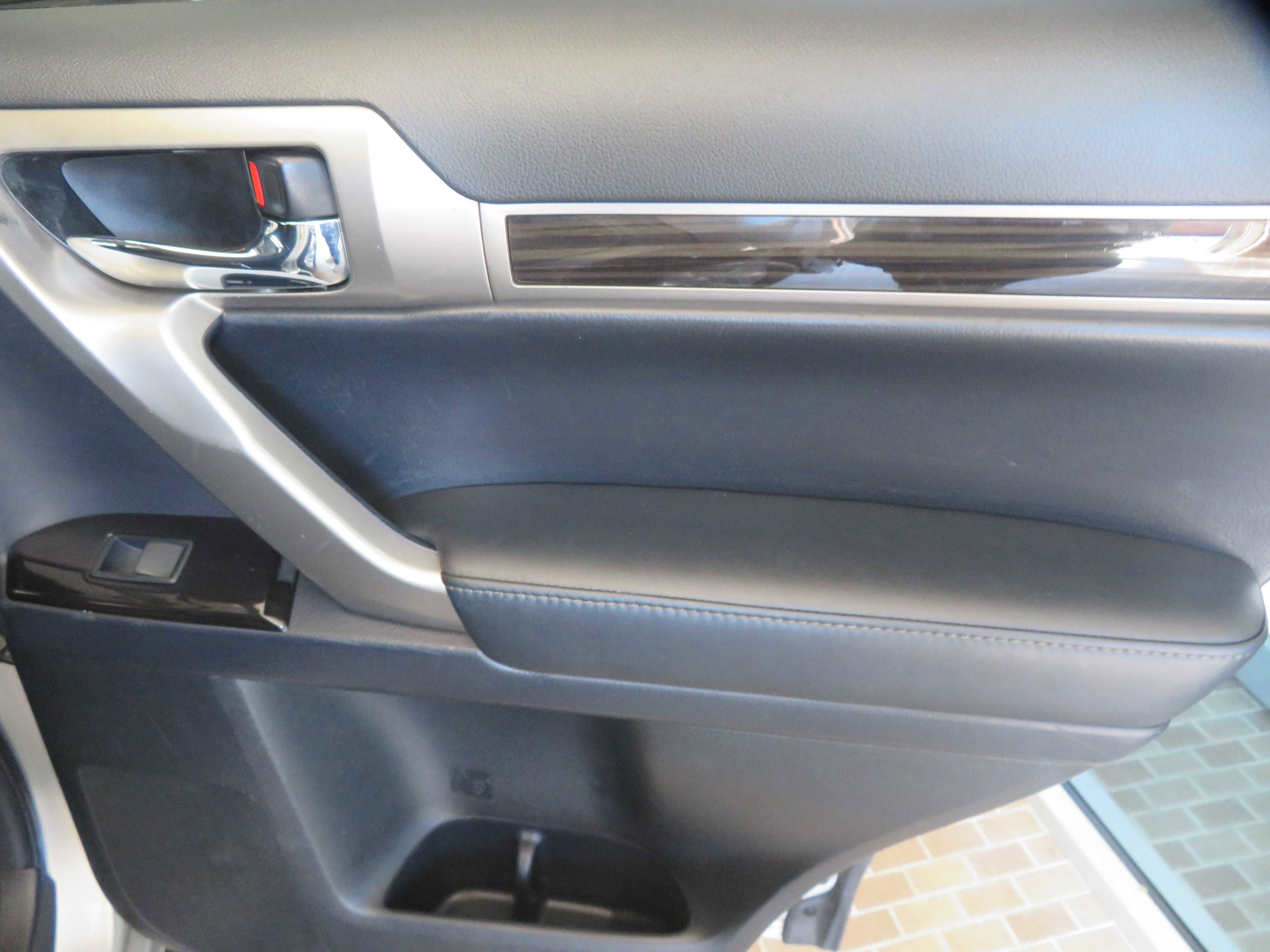 Used 2017 Lexus GX 460 w/ Navigation Package image 22