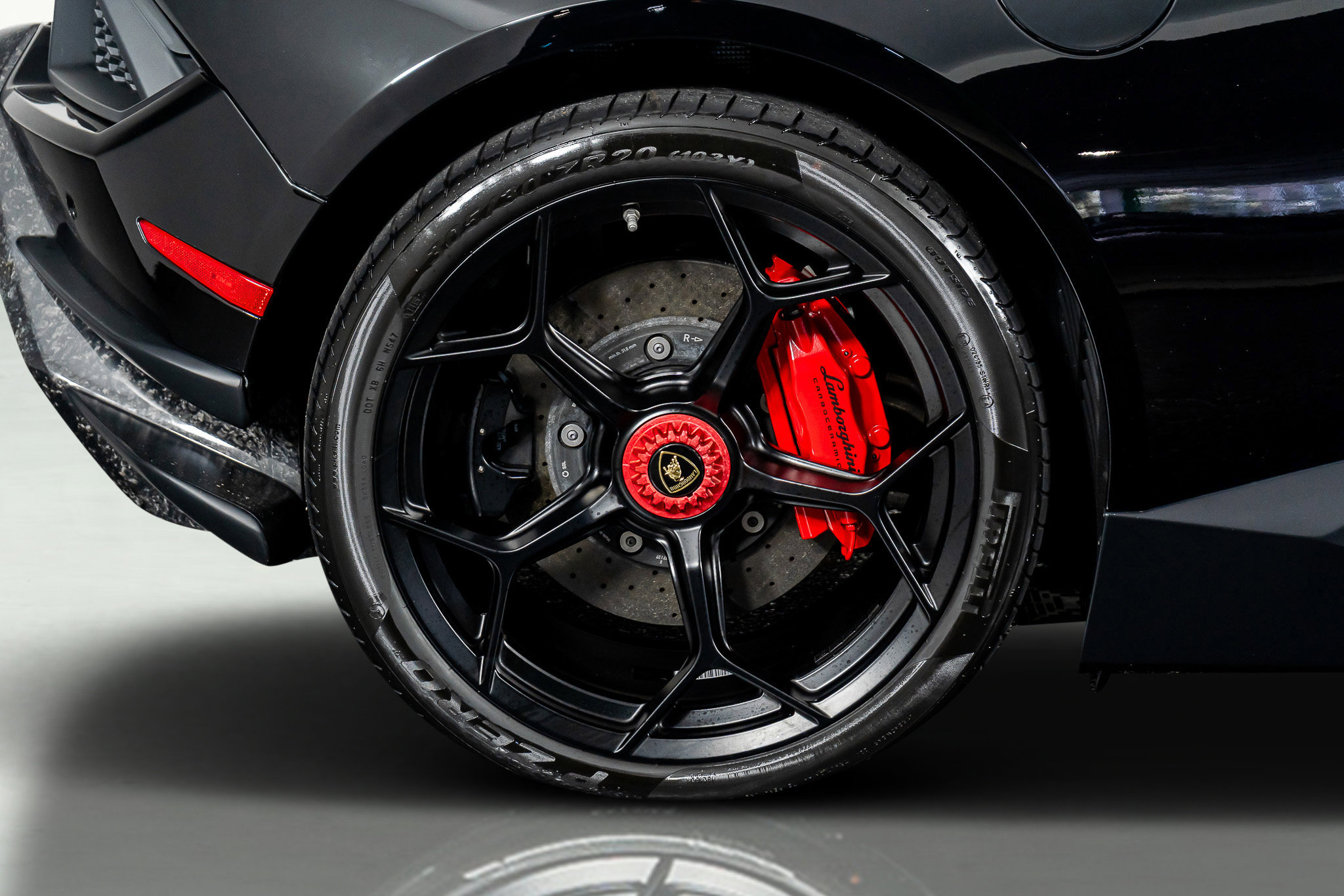 Used 2018 Lamborghini Huracan Performante image 10