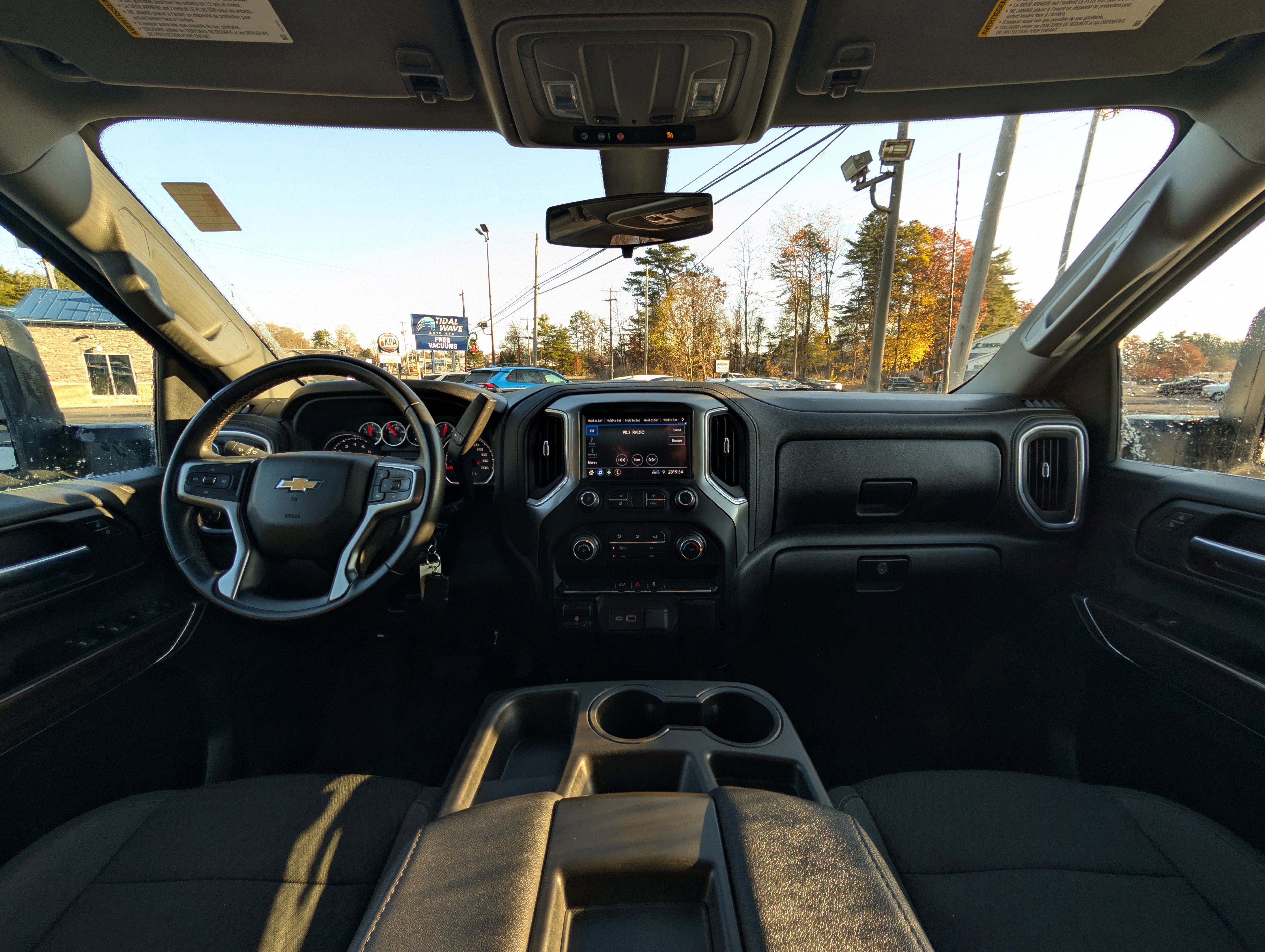 Used 2023 Chevrolet Silverado 2500 LT w/ Snow Plow Prep/Camper Package image 2