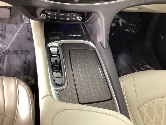 Used 2022 Buick Enclave Avenir w/ Avenir Technology Package FWD image 16