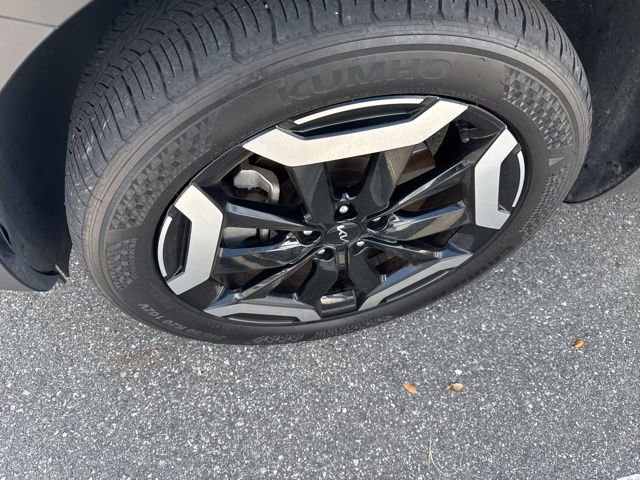 Used 2025 Kia Telluride S image 4