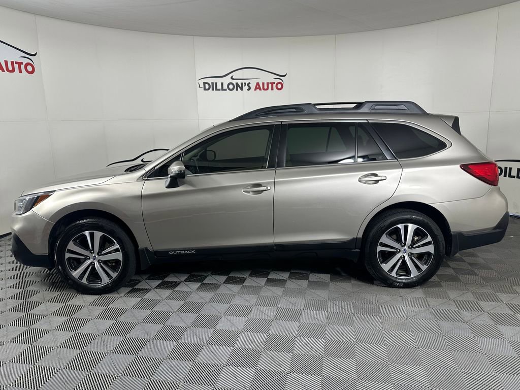 Used 2018 Subaru Outback 3.6R Limited image 3