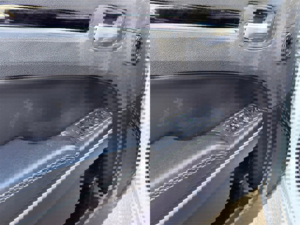 Used 2019 Chrysler 300 S image 22