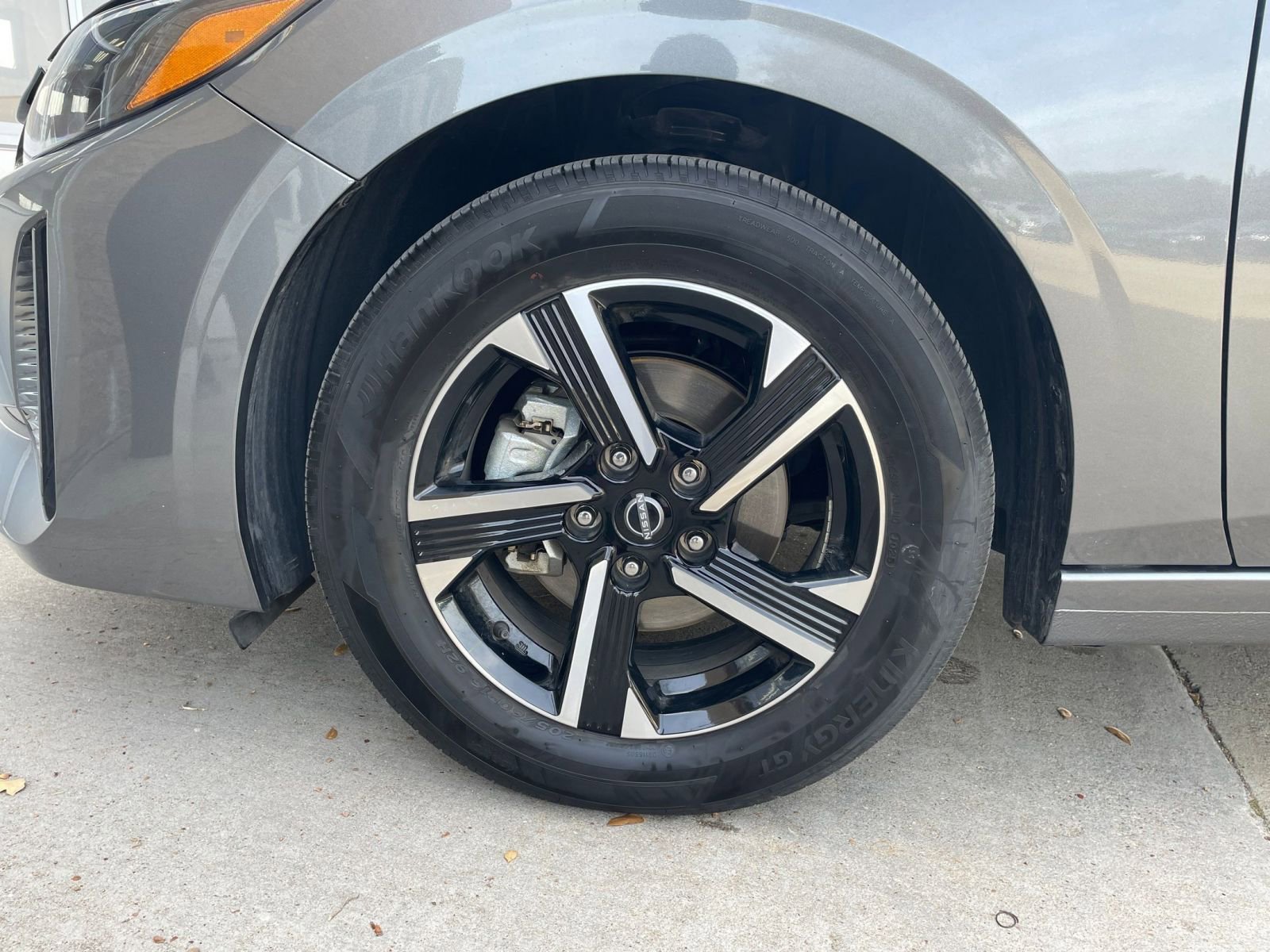 Used 2025 Nissan Sentra SV image 33